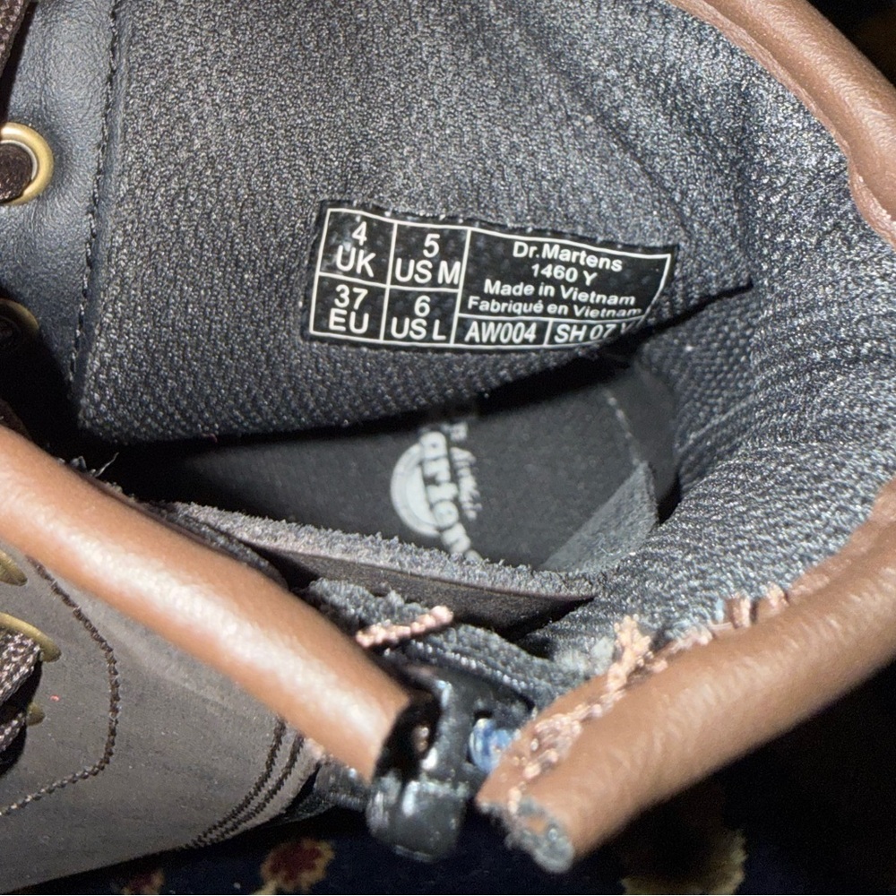 NEW Women’s Doc Marten Boots! - Picture 6 of 6